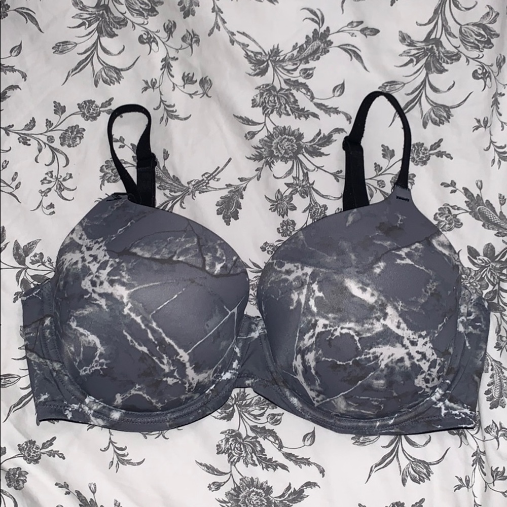 PINK Wear Everywhere Lightly Lined Bra